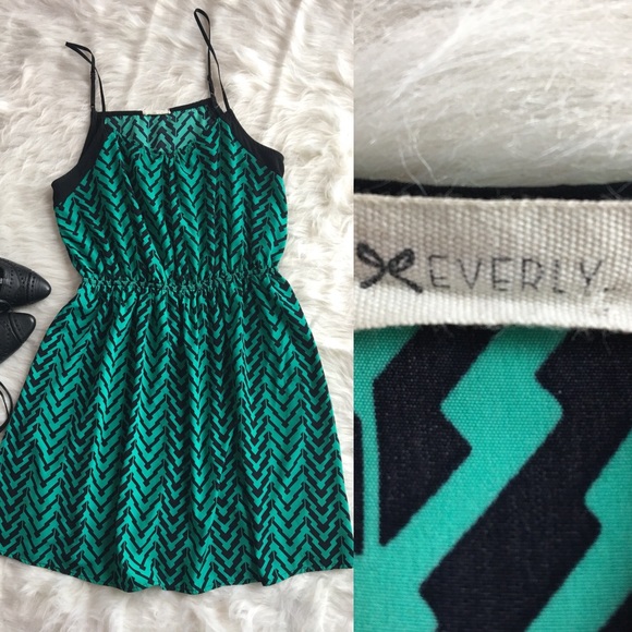 Everly Dresses & Skirts - Everly Emerald and Black dress small